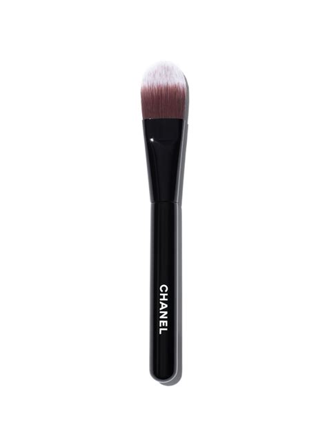 les pinceaux de chanel foundation-blending brush|chanel foundation brush no 100.